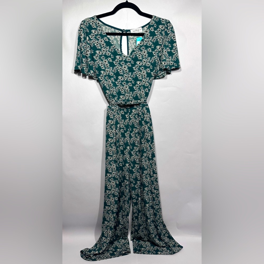 Kaileigh brand jumpsuit, green/flower design. Keyhole slit in back